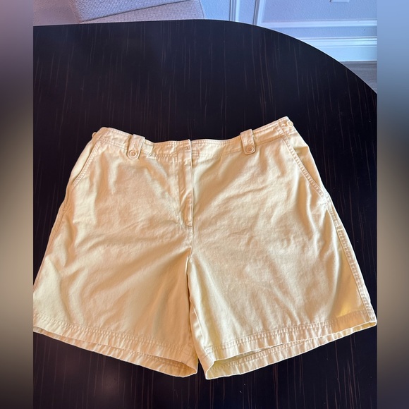 Ralph Lauren Women's Cream Shorts - Picture 1 of 3